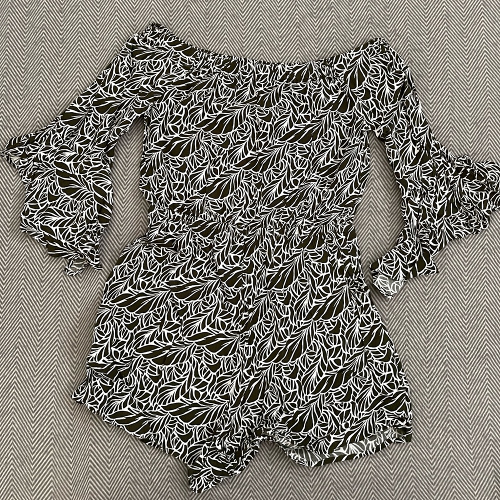 EXPRESS OFF THE SHOULDER ROMPER - Picture 2 of 6